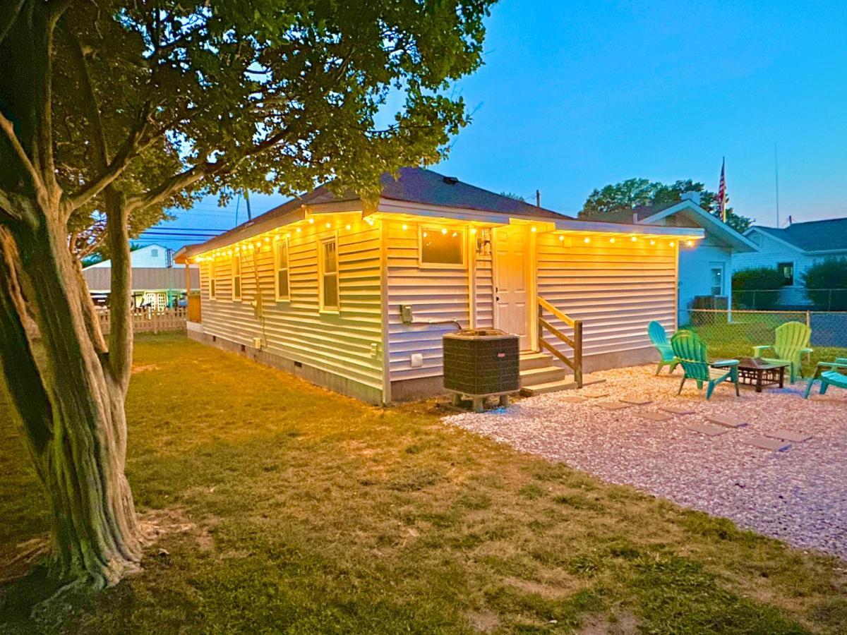 Cottage In Heart Of Colonial Beach, 7 Mins Walk To The Beach Екстер'єр фото